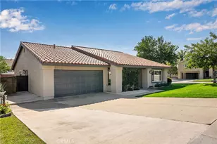 1224 W 14th St, Upland, CA 91786 - Photo 2