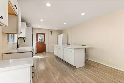 1218 W 69th, Los Angeles, CA 90044 - Photo 6