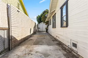 1218 W 69th, Los Angeles, CA 90044 - Photo 16