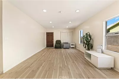 1218 W 69th, Los Angeles, CA 90044 - Photo 4