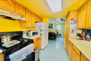 812 E 8th St, Long Beach, CA 90813 - Photo 14