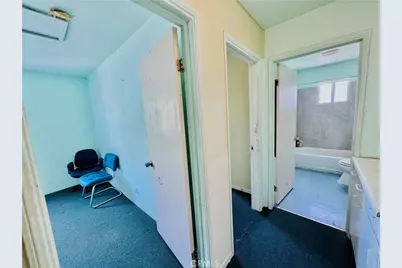 812 E 8th Street, Long Beach, CA 90813 - Photo 34