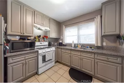 913 Walnut Avenue, Long Beach, CA 90813 - Photo 4