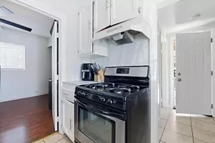 708 S Eastern Ave, Los Angeles, CA 90022 - Photo 38