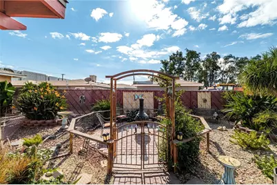 10180 Redwood, Fontana, CA 92335 - Photo 28