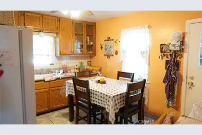 1223 S Plum Avenue, Ontario, CA 91761 - Photo 10