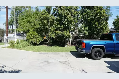 1223 S Plum Avenue, Ontario, CA 91761 - Photo 22