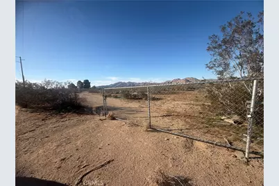 31020 Pawnee Road, Lucerne Valley, CA 92356 - Photo 1