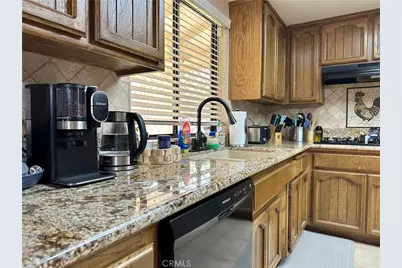 18143 Kalin Ranch, Victorville, CA 92395 - Photo 12