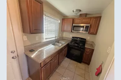 150 E 70th Street, Los Angeles, CA 90003 - Photo 8