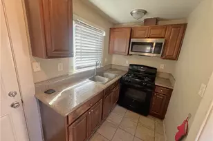 150 E 70th St, Los Angeles, CA 90003 - Photo 8