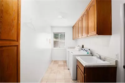 1677 Laurelwood Avenue, Colton, CA 92324 - Photo 22