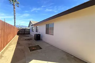 807 E Etiwanda Ave, Rialto, CA 92376 - Photo 20