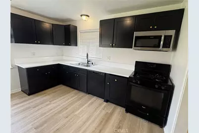 8712 S 11th Avenue, Inglewood, CA 90305 - Photo 6