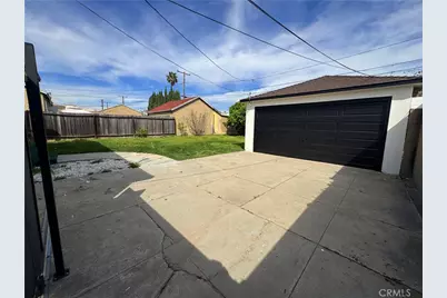 8712 S 11th Avenue, Inglewood, CA 90305 - Photo 16