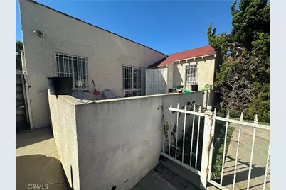 8725 S Denker, Los Angeles, CA 90047 - Photo 2
