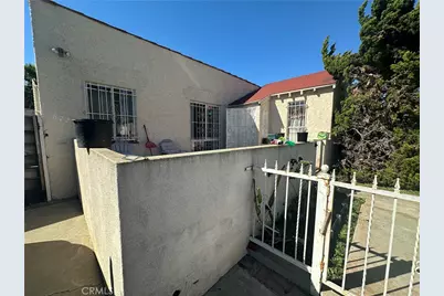 8725 S Denker, Los Angeles, CA 90047 - Photo 2