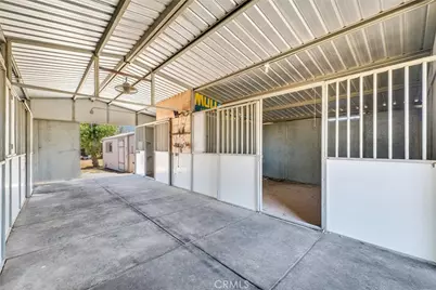 7854 Oak Hills Rd, Oak Hills, CA 92344 - Photo 56