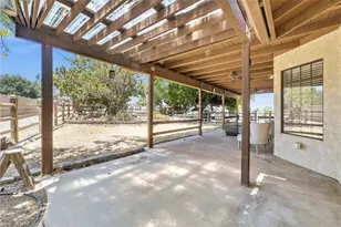 7854 Oak Hills Rd, Oak Hills, CA 92344 - Photo 38