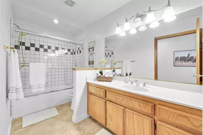 7854 Oak Hills Rd, Oak Hills, CA 92344 - Photo 26