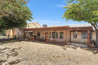 7854 Oak Hills Rd, Oak Hills, CA 92344 - Photo 40