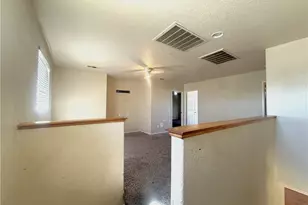 45572 Robinson Dr, Lancaster, CA 93535 - Photo 10