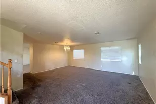 45572 Robinson Dr, Lancaster, CA 93535 - Photo 2