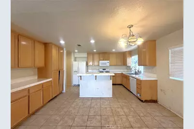 45572 Robinson Drive, Lancaster, CA 93535 - Photo 6