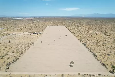 15 Auburn Avenue, Adelanto, CA 92301 - Photo 2