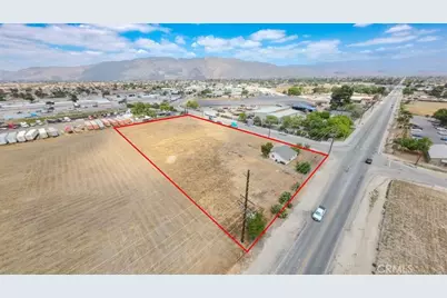 1011 W 7th St, San Jacinto, CA 92582 - Photo 1