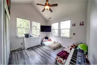 514 Pioneer, Lake Arrowhead, CA 92352 - Photo 18