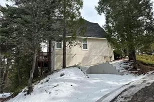 514 Pioneer, Lake Arrowhead, CA 92352 - Photo 2