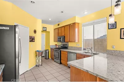 15424 Tobarra, Fontana, CA 92337 - Photo 6