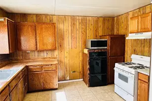 12013 Lee Ave, Adelanto, CA 92301 - Photo 10