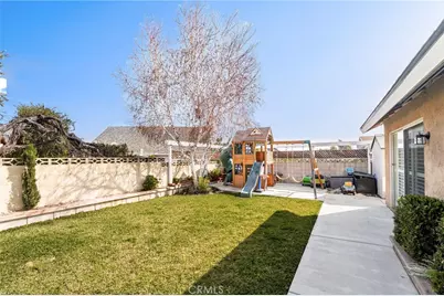 1370 Maywood Avenue, Upland, CA 91786 - Photo 36