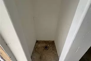 523 W 102nd St, Los Angeles, CA 90044 - Photo 16