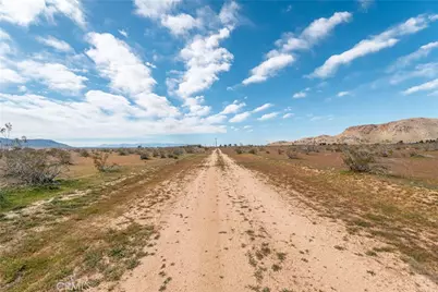 1 Las Piedras, Apple Valley, CA 92308 - Photo 6
