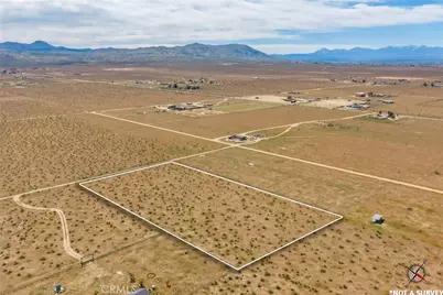 1 Las Piedras, Apple Valley, CA 92308 - Photo 10