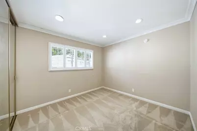 9512 Via Venezia, Burbank, CA 91504 - Photo 16