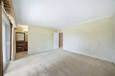 9512 Via Venezia, Burbank, CA 91504 - Photo 24