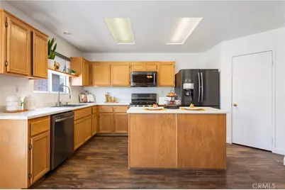 13293 Spicewood Court, Victorville, CA 92392 - Photo 10