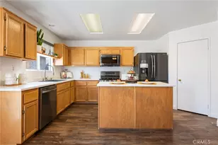 13293 Spicewood Ct, Victorville, CA 92392 - Photo 10