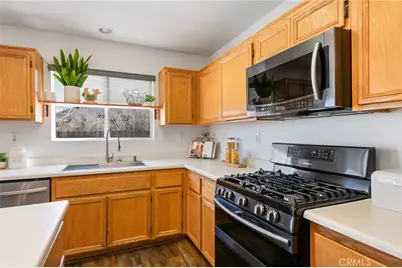 13293 Spicewood Court, Victorville, CA 92392 - Photo 12