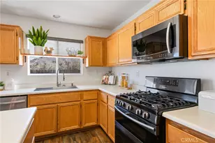 13293 Spicewood Ct, Victorville, CA 92392 - Photo 12