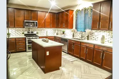 18052 Passionflower, San Bernardino, CA 92407 - Photo 4