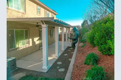 18052 Passionflower, San Bernardino, CA 92407 - Photo 14