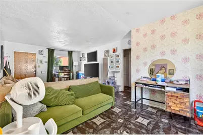 705 S Thorson Avenue, Compton, CA 90221 - Photo 6