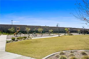 15916 Caterpillar Dr, Fontana, CA 92336 - Photo 34