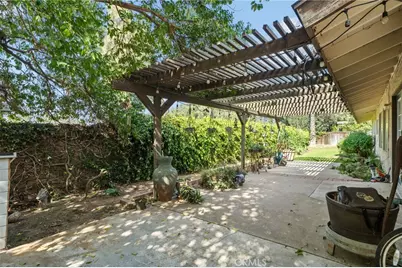 9879 Canada Way, Riverside, CA 92503 - Photo 28