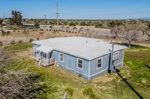 11025 Phelen Rd, Oak Hills, CA 92344 - Photo 30